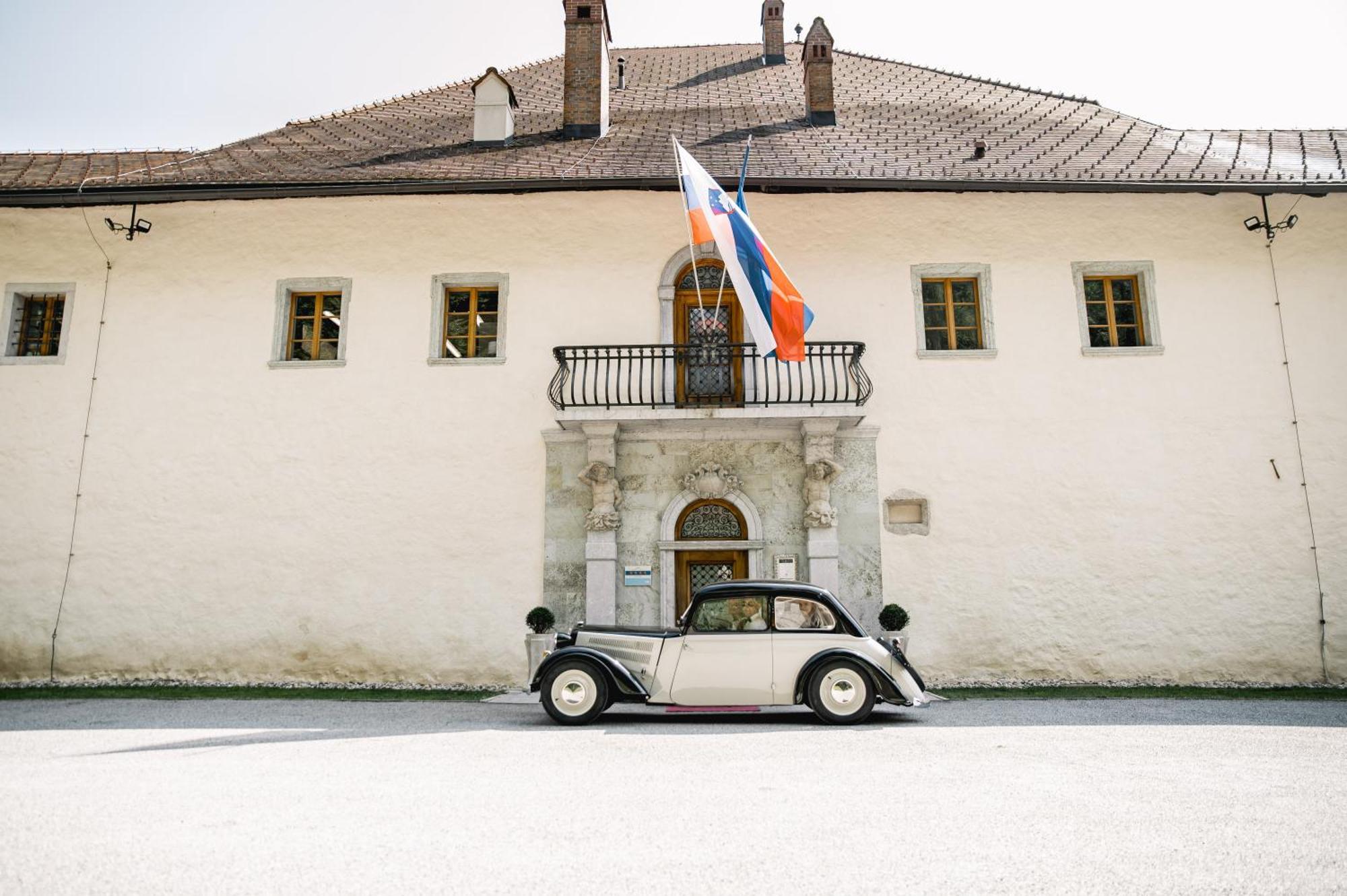 Grad Strmol Villa Cerklje na Gorenjskem Luaran gambar