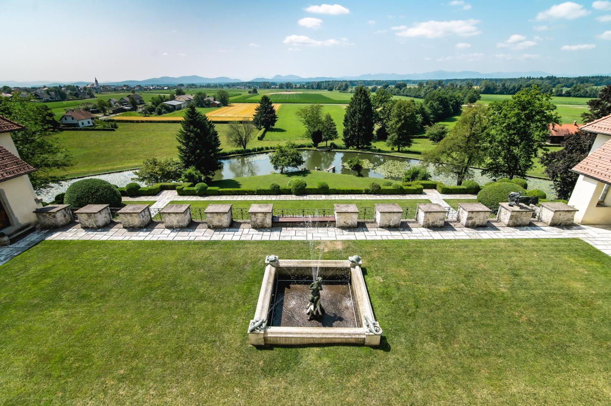 Grad Strmol Villa Cerklje na Gorenjskem Luaran gambar